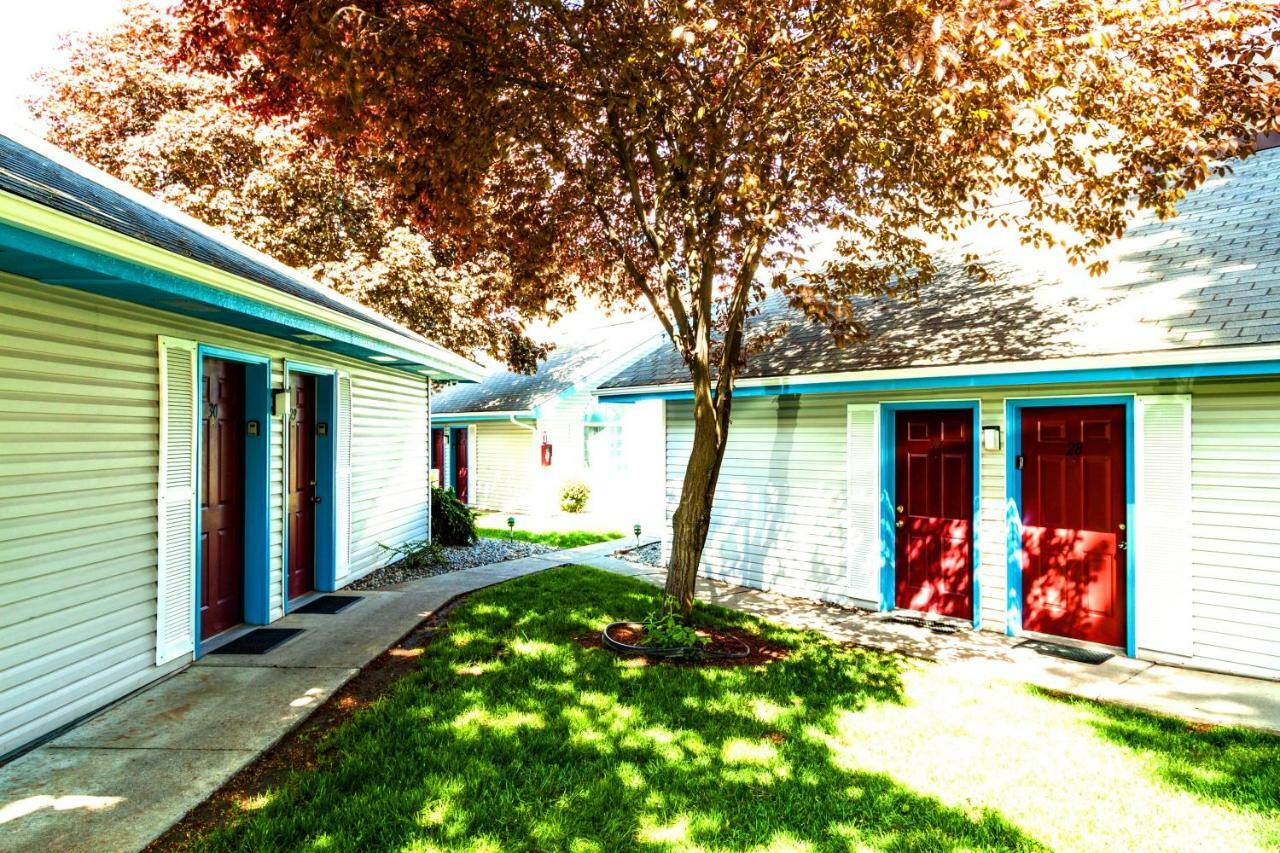 Turning Leaf Townhome Suites Fairwood Bagian luar foto