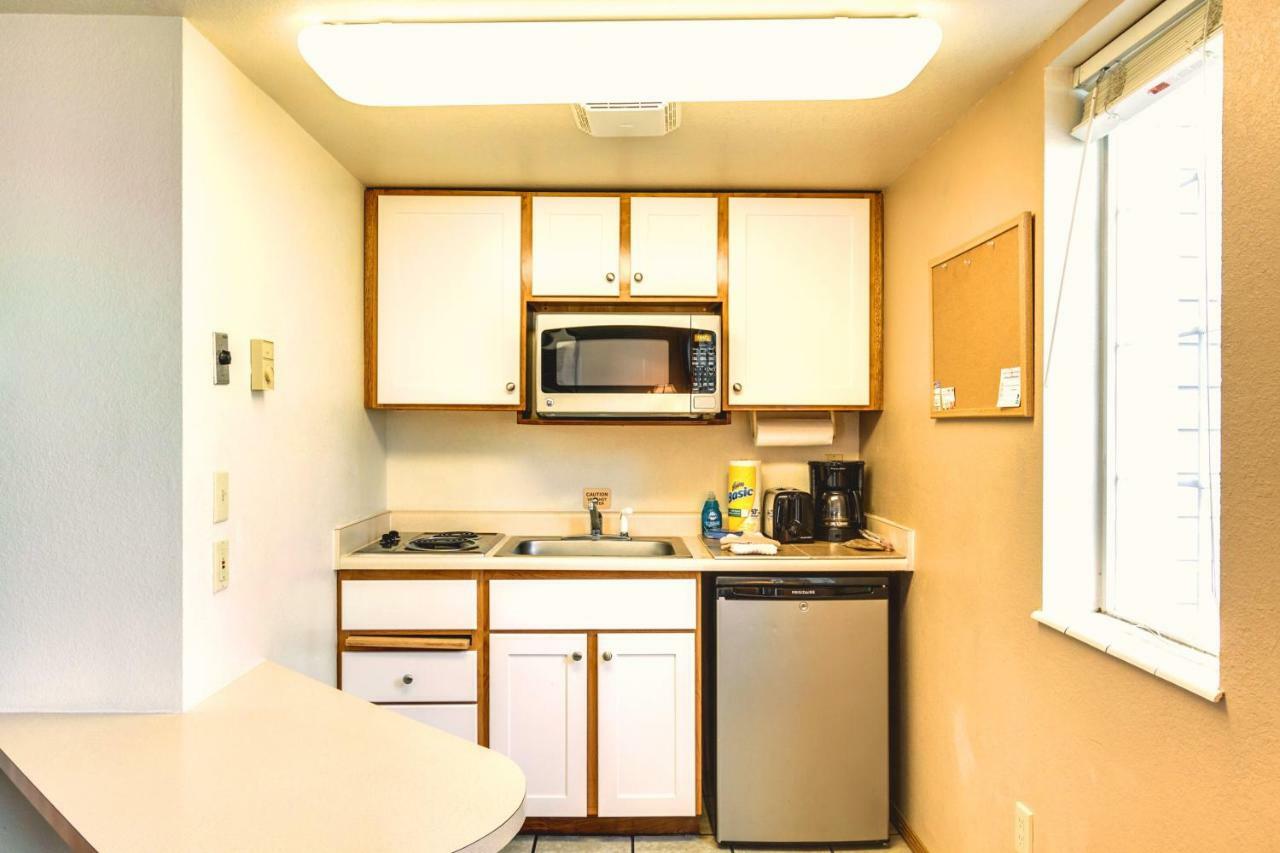 Turning Leaf Townhome Suites Fairwood Bagian luar foto